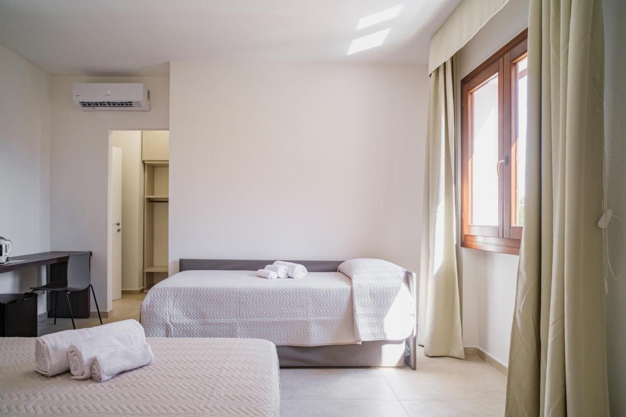 Hotel As 10 House Olbia Esterno foto