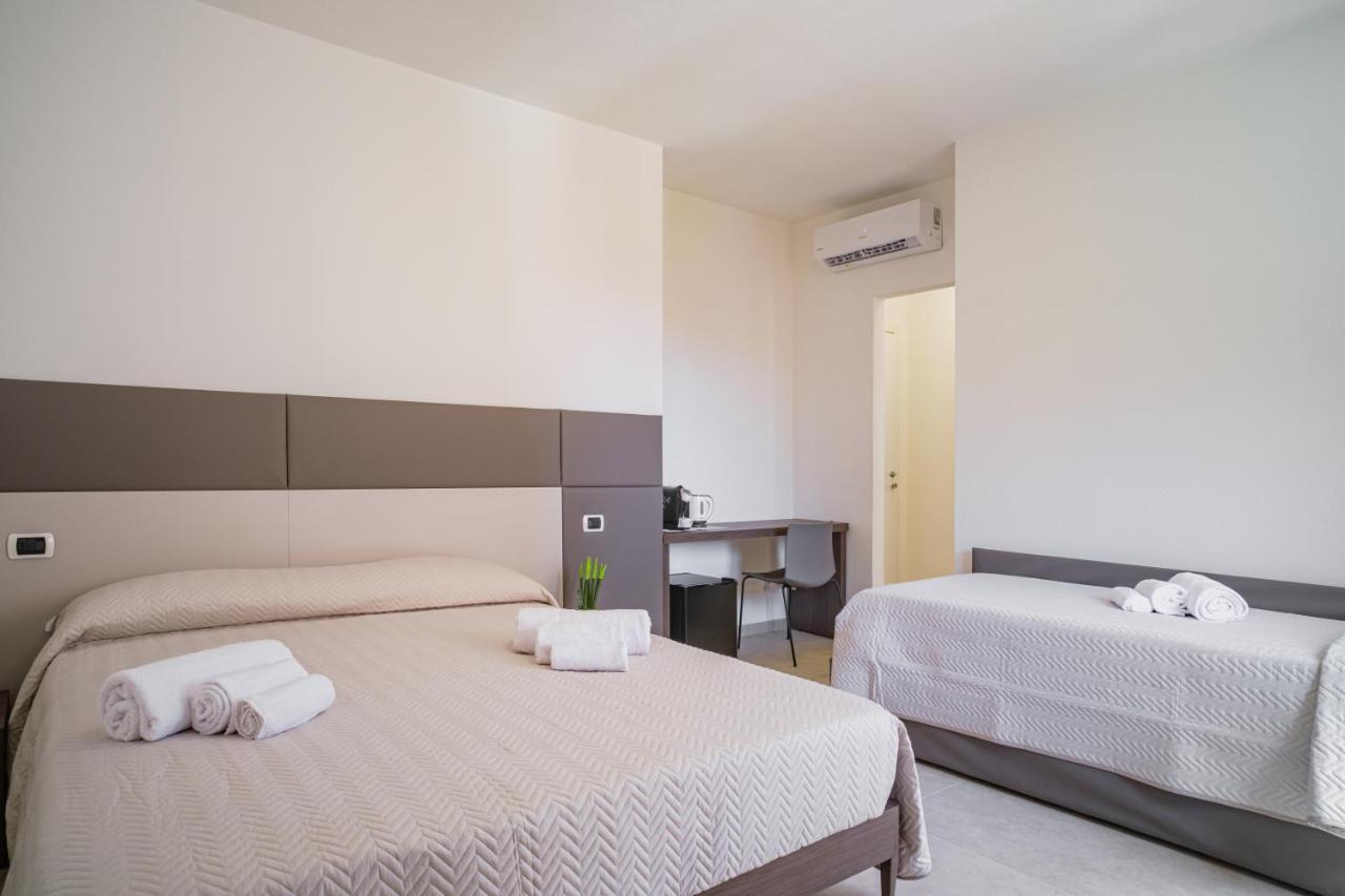 Hotel As 10 House Olbia Esterno foto