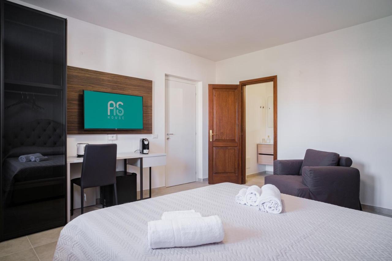 Hotel As 10 House Olbia Esterno foto