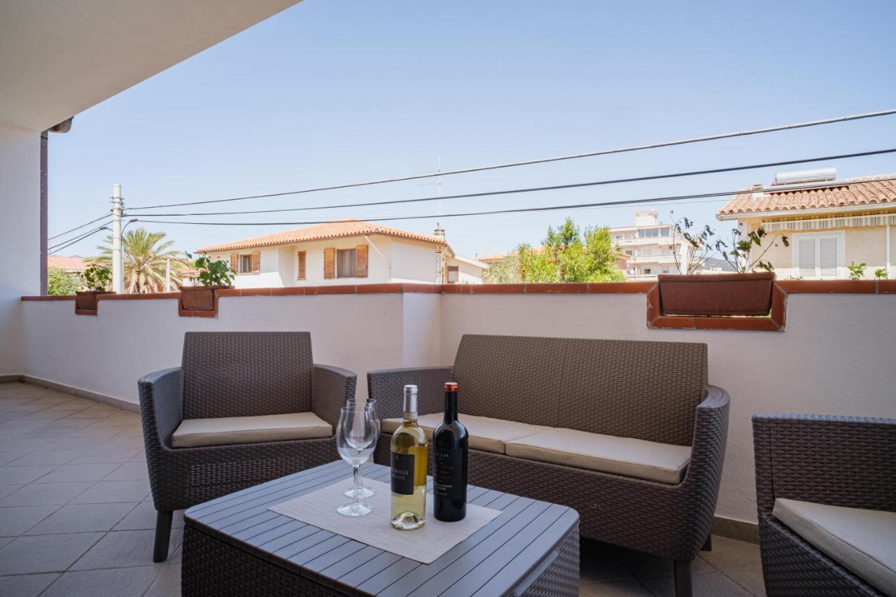 Hotel As 10 House Olbia Esterno foto