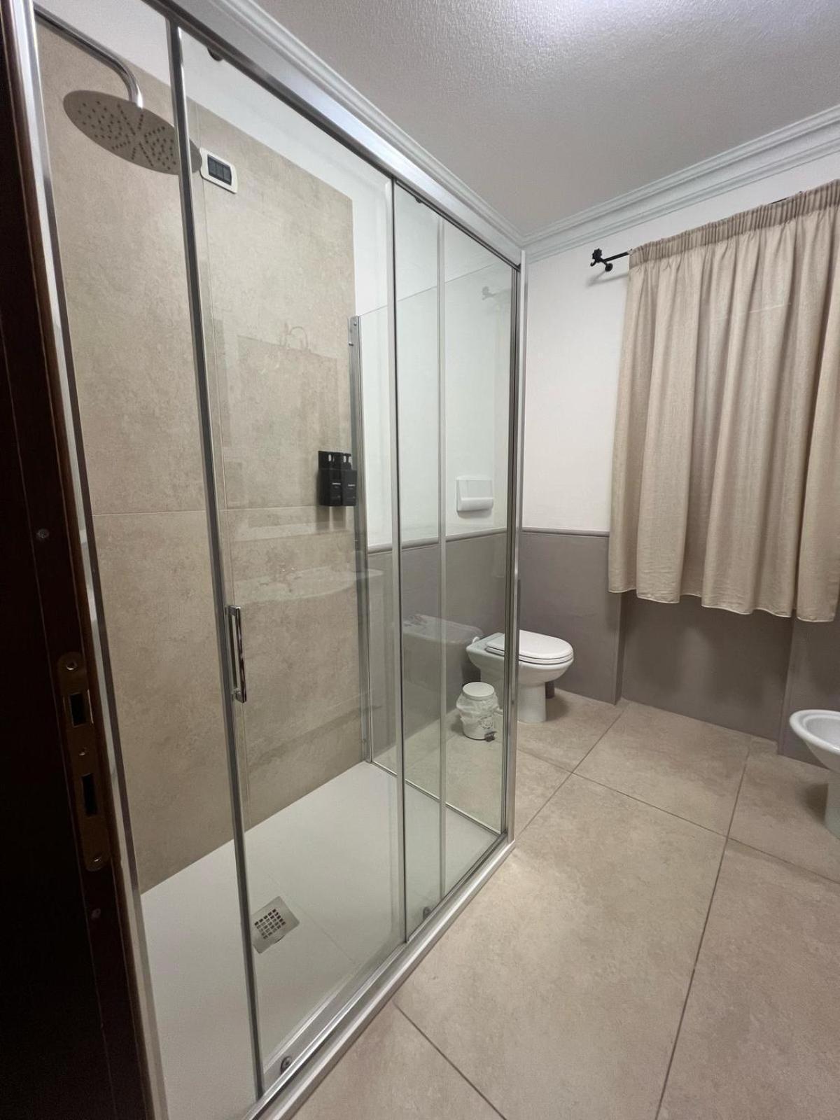 Hotel As 10 House Olbia Esterno foto